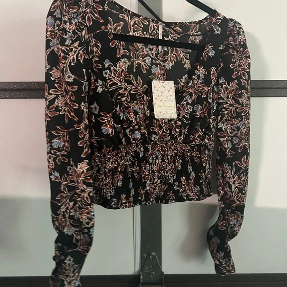 Free People Top NWT  Floral Combo  Print Long Sleeve 5 Button Cuff. - Picture 6 of 11